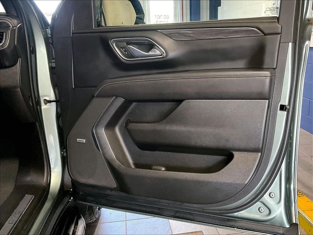 Used 2023 Green GMC SLT image 12