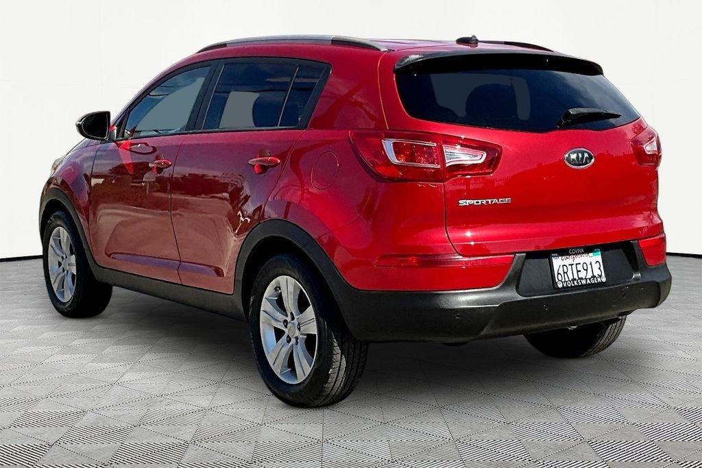Used 2011 Red Kia LX image 4