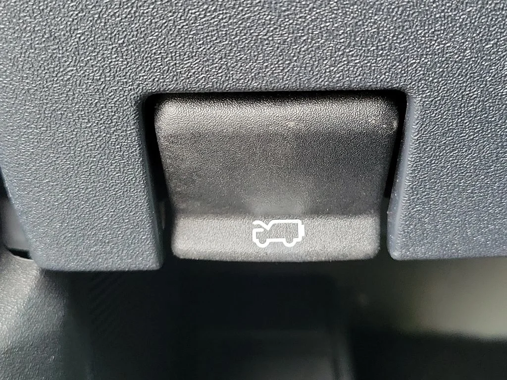 Used 2023 Gray Ford Badlands image 29
