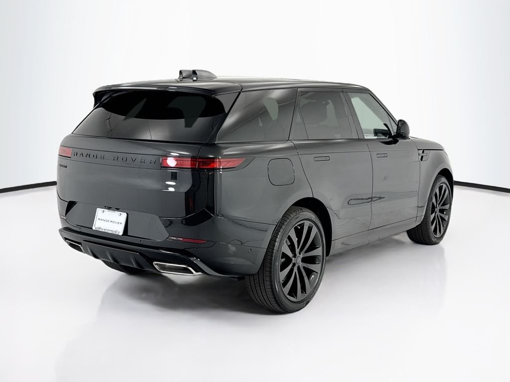 New 2026 Santorini Black Land Rover Dynamic SE image 5