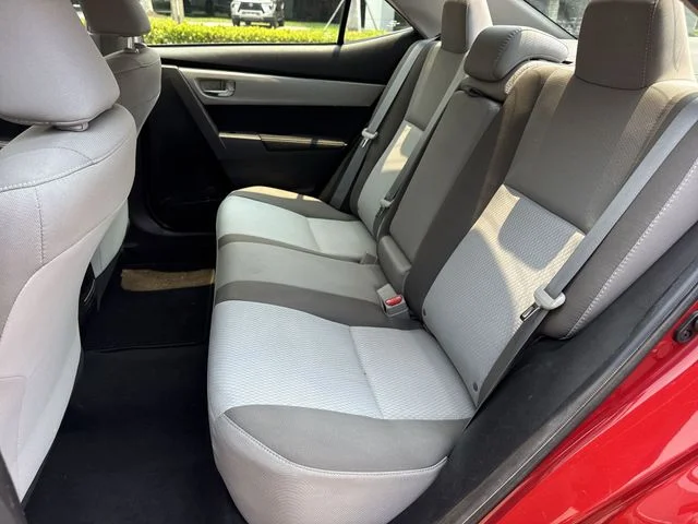 2019 Toyota Corolla LE - Photo 23