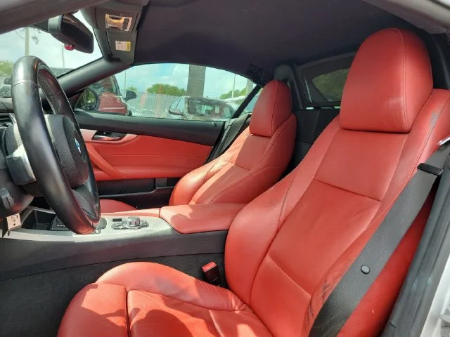 2011 BMW Z4 sDrive30i - Photo 16