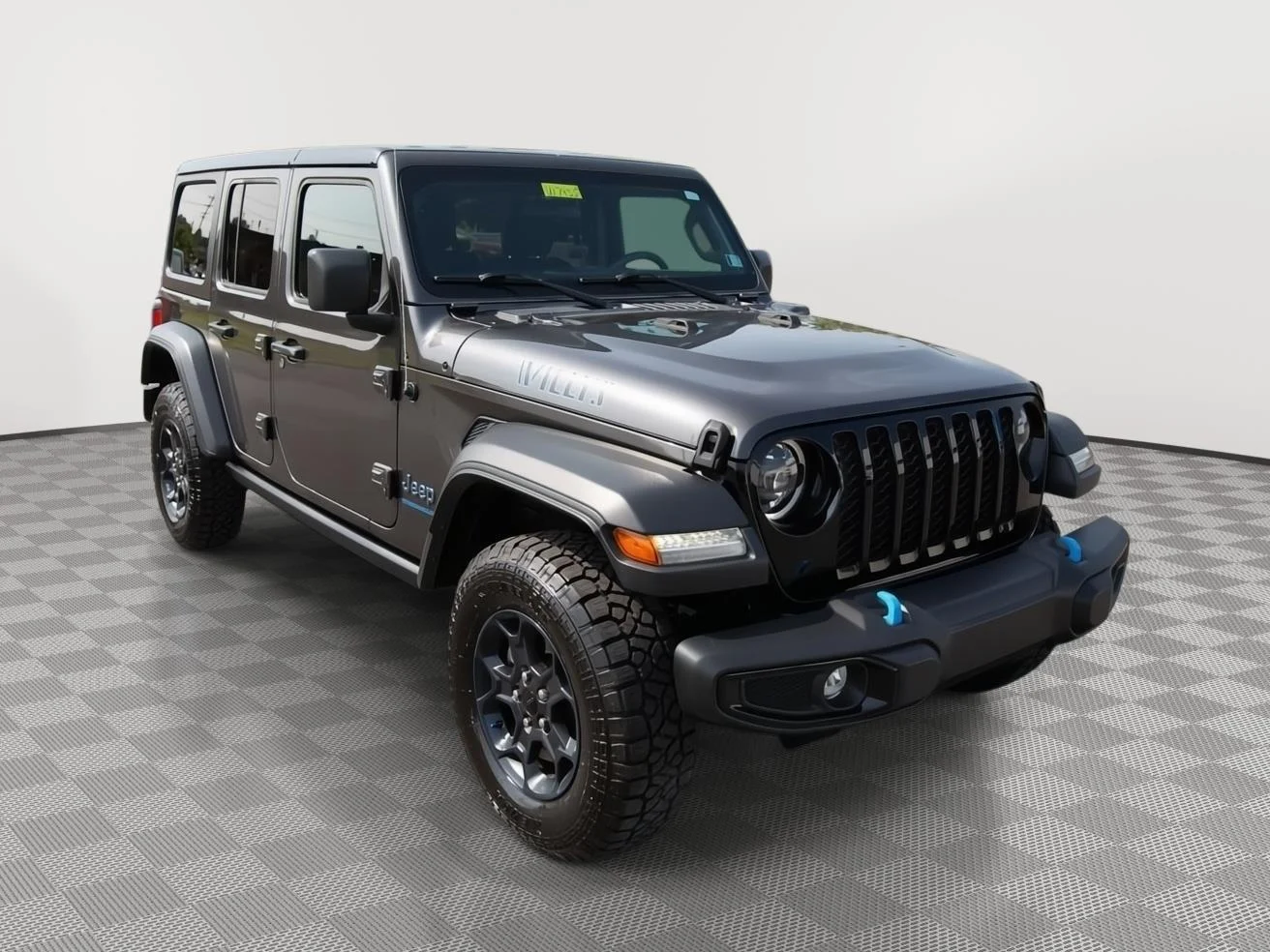 Used 2023 Granite Crystal Metallic Clearcoat Jeep 4X4 image 3