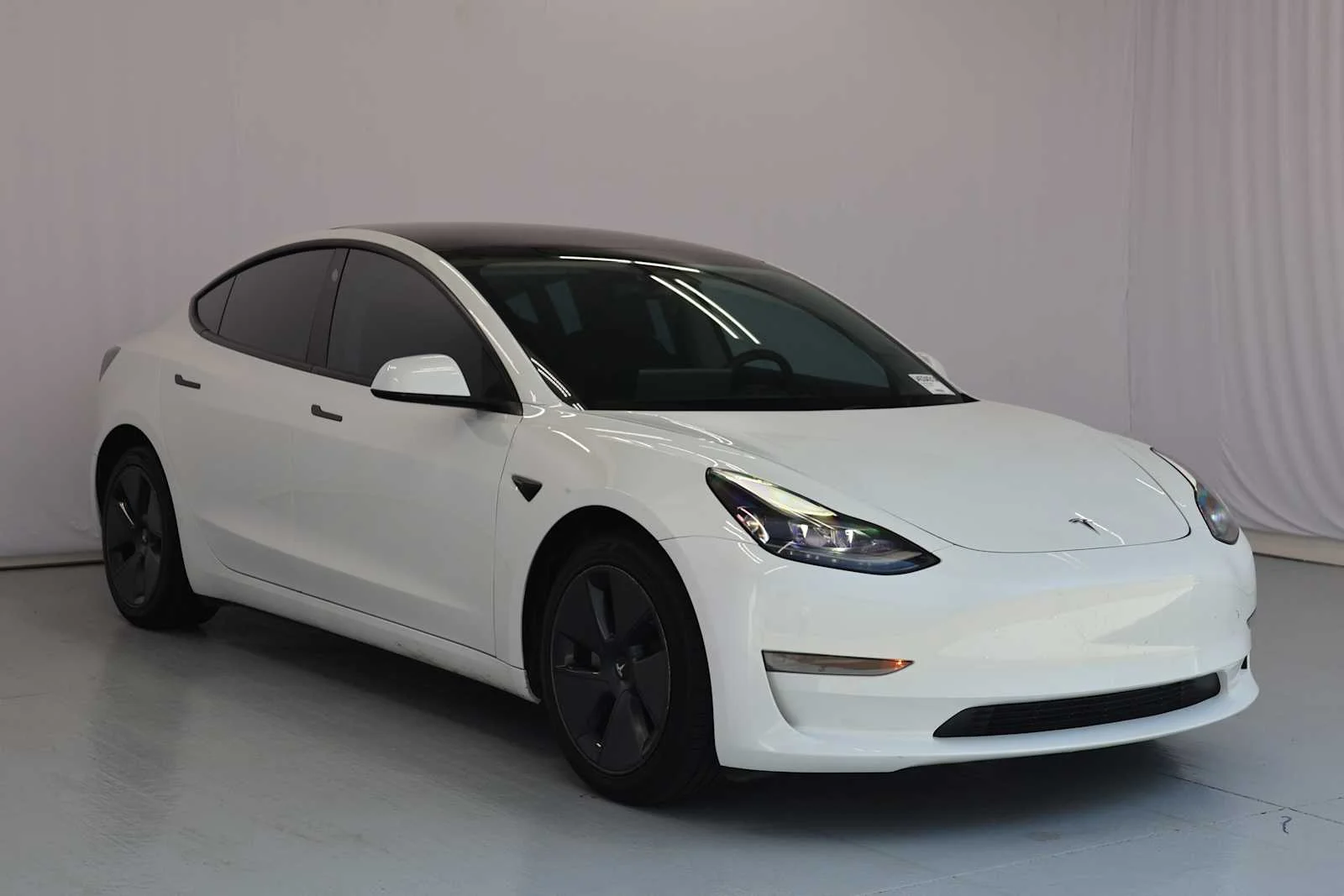 Used 2023 Pearl White Multi-Coat Tesla  image 4