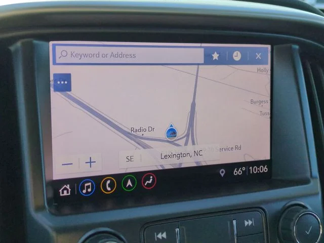 Used 2019 White Chevrolet ZR2 image 18
