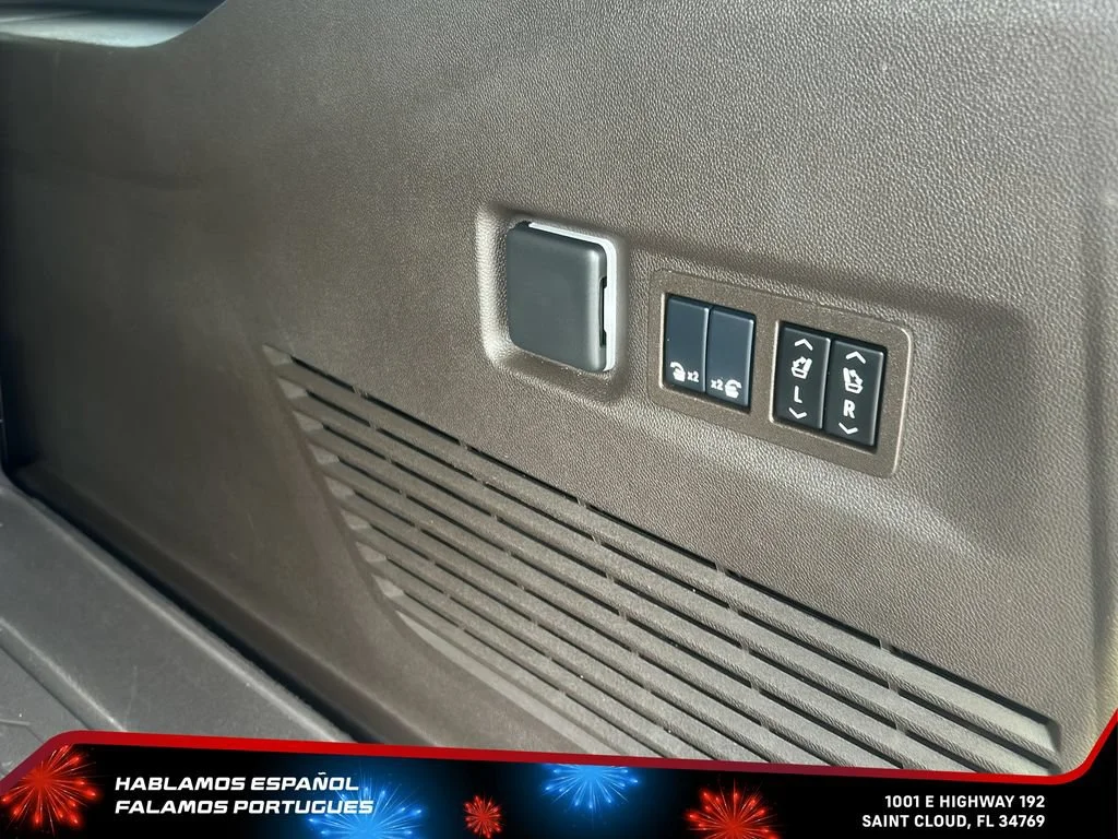 Certified Used 2024 Sterling Metallic GMC SLT image 37