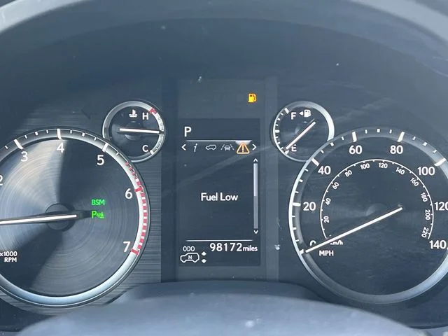 Used 2021  Lexus 460 Luxury image 27