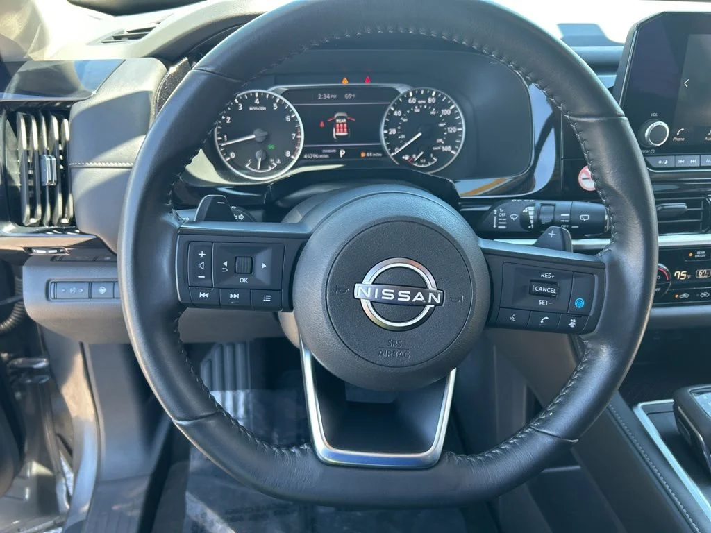 Used 2025 Gray Nissan SV image 14