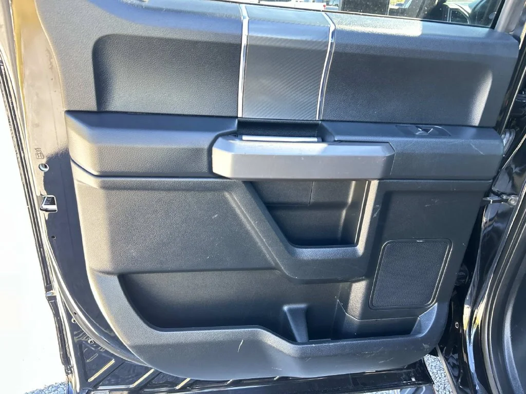 Used 2019 Black Ford XLT image 13