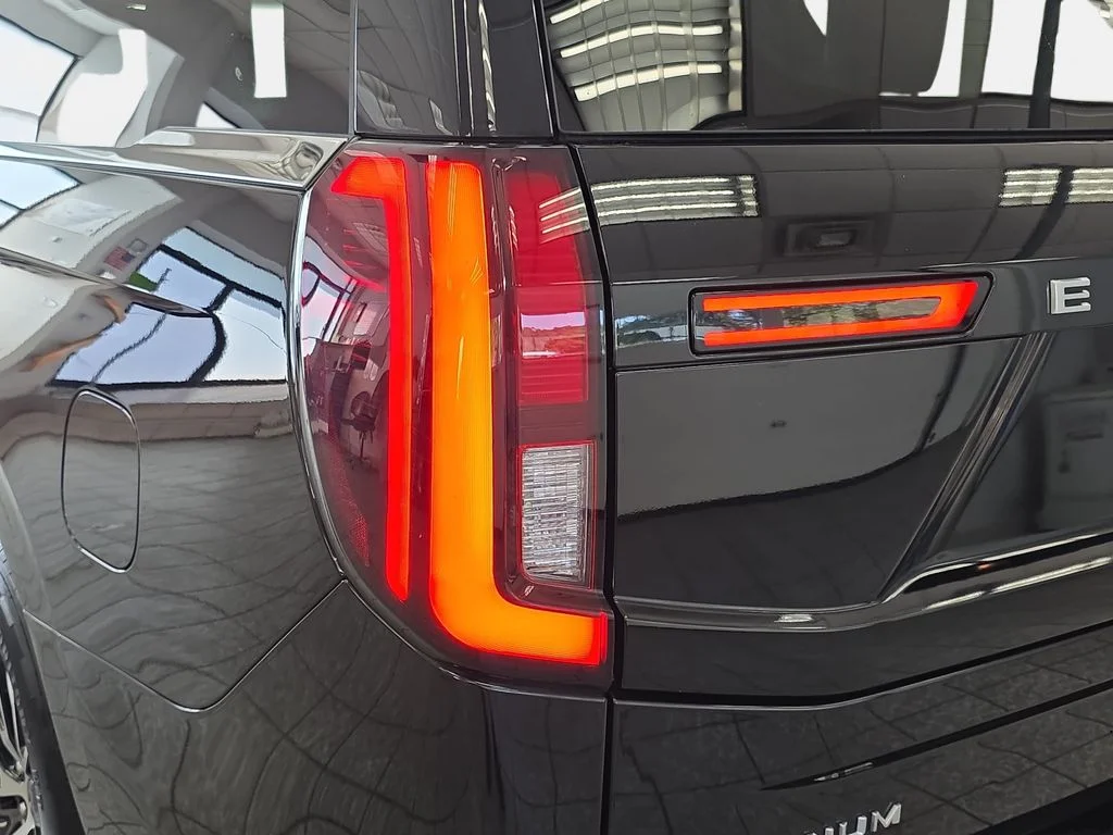 Used 2025 Agate Black Metallic Ford Platinum image 34