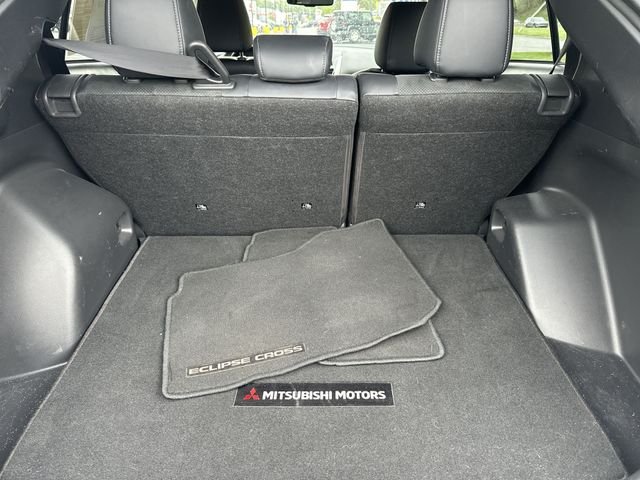Used 2025  Mitsubishi SE image 23
