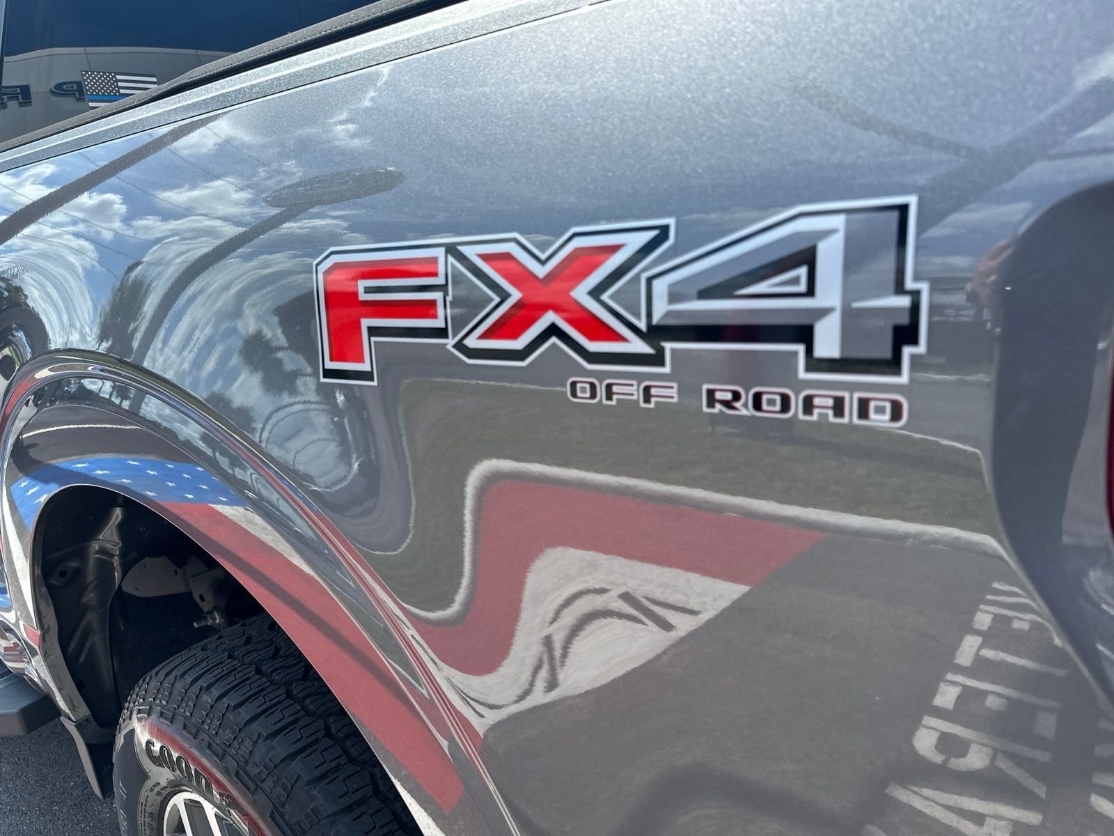 Used 2022 Gray Metallic Ford Lariat image 8