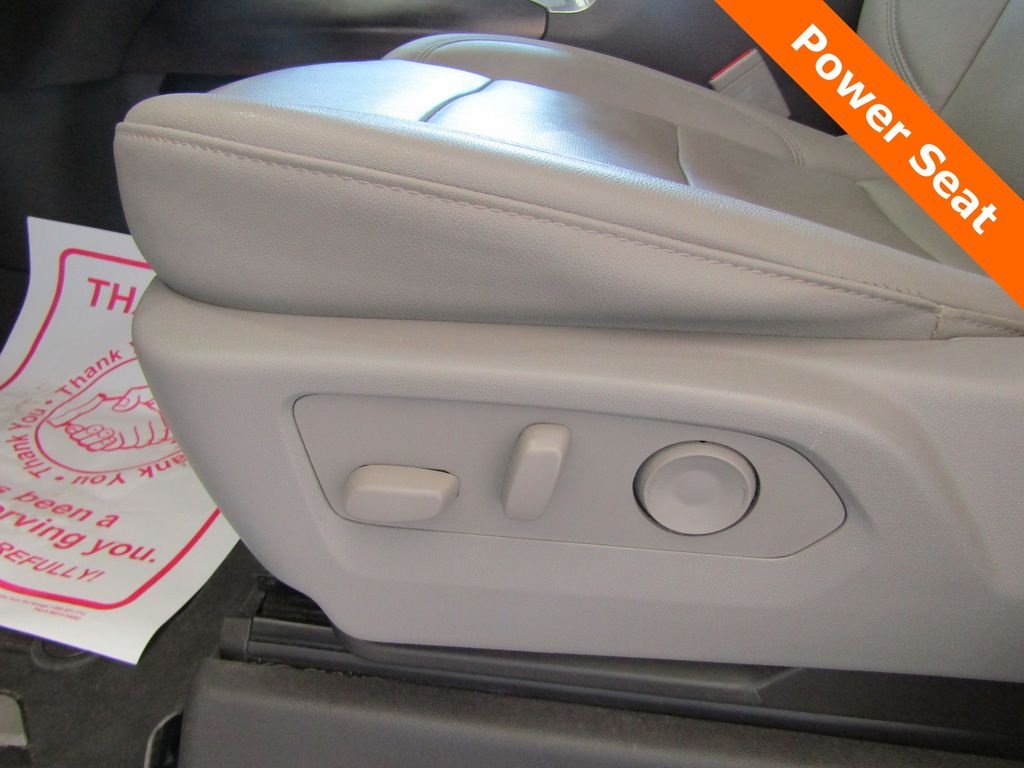 Used 2025 White GMC SLT image 8
