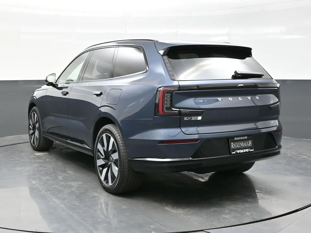 New 2025 Denim Blue Volvo Ultra image 5