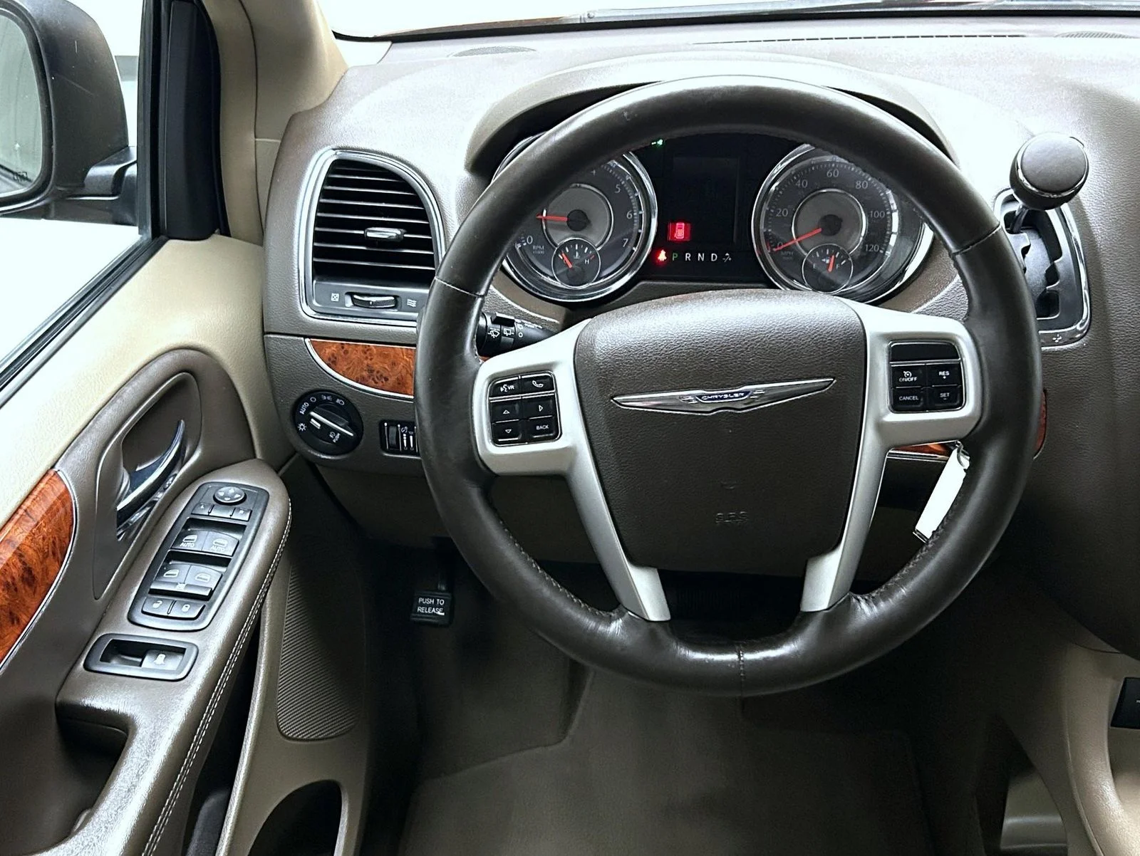 Used 2015 Red Chrysler Touring-L image 12