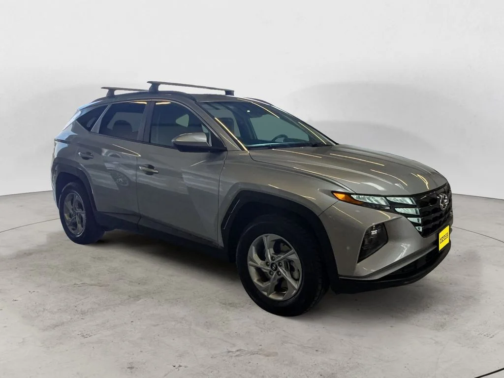 Used 2023 Silver Hyundai SEL image 5