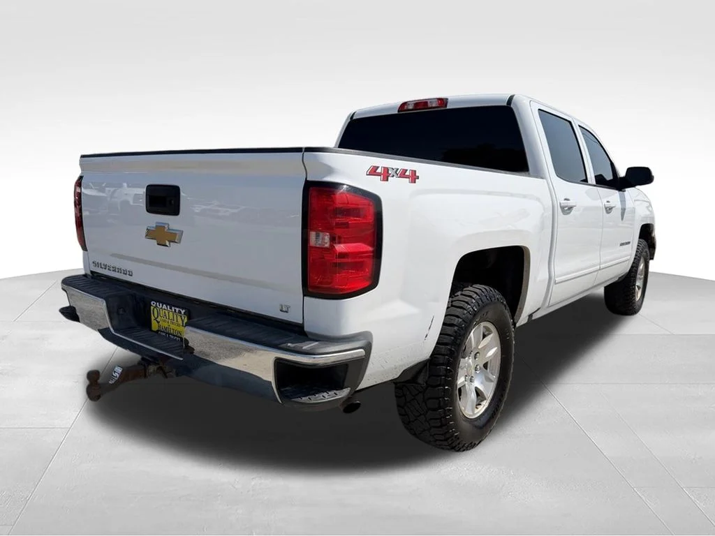 Used 2018 White Chevrolet LT image 5