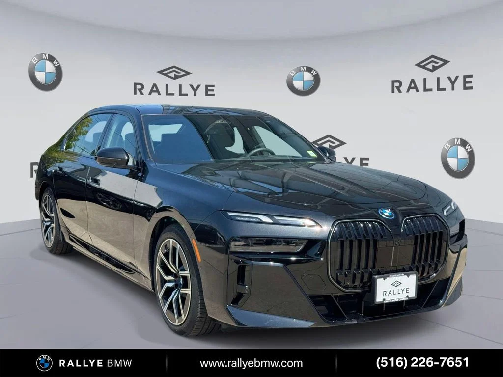 2025 BMW i7 xDrive60 Sedan's photo