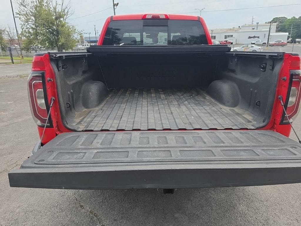 Used 2018 CARDINAL RED GMC SLT image 8