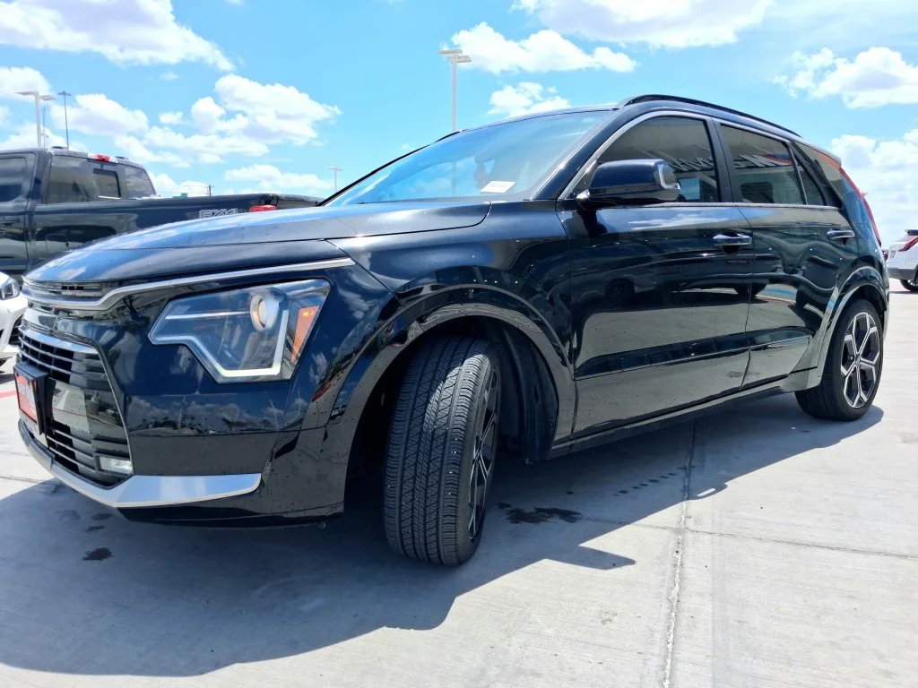 Used 2023 Black Kia EX Touring image 2