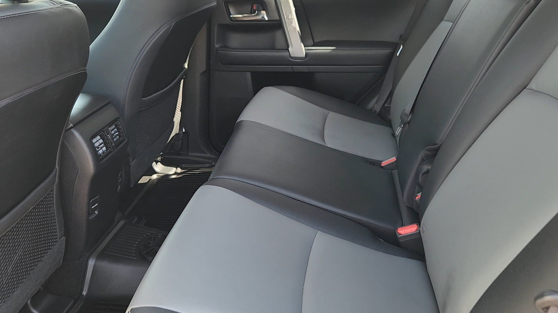 Used 2019 Super White Toyota SR5 image 29
