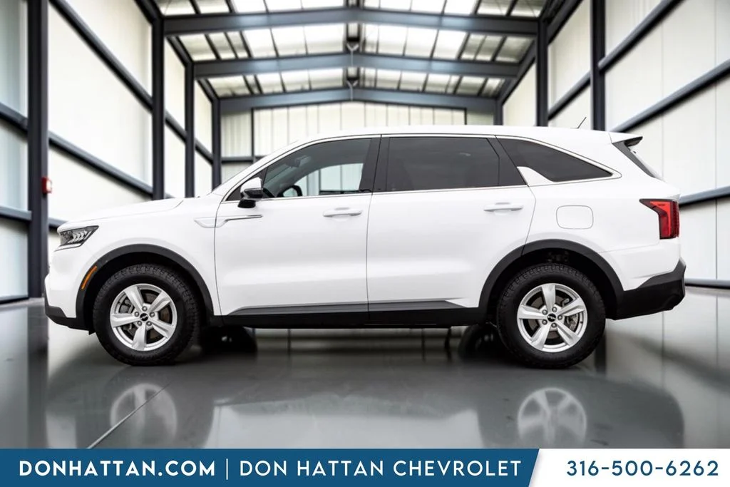 Used 2023 White Kia LX image 2
