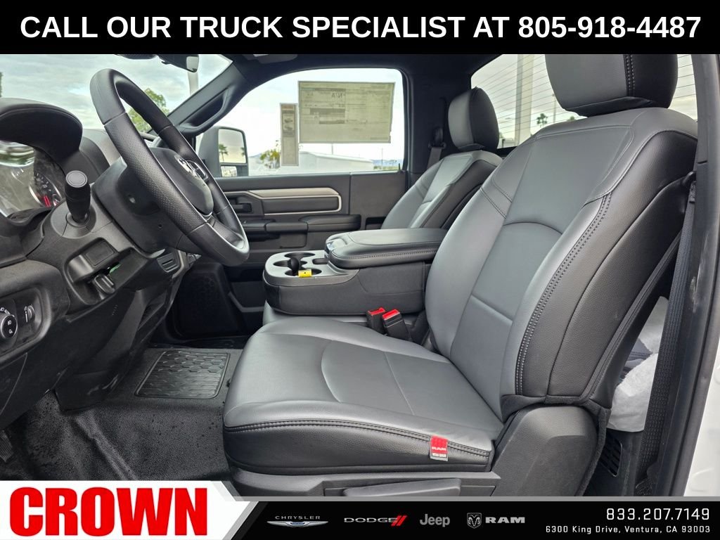 2025 RAM 3500 Chassis Tradesman - Photo 16