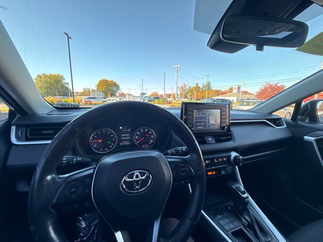 Used 2019 Gray Toyota XLE image 27