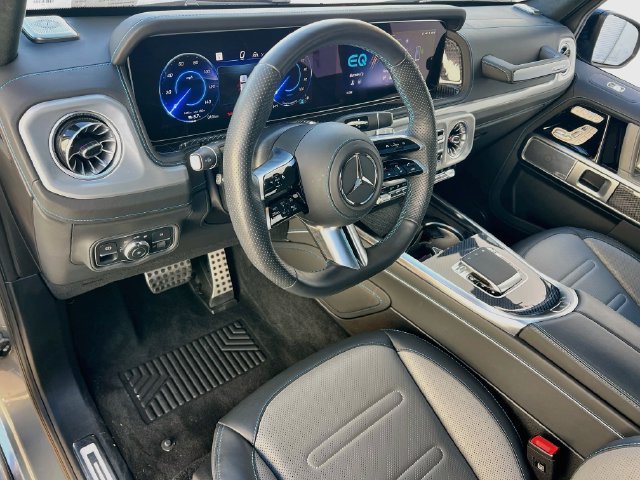 Certified Used 2025 Gray Mercedes-Benz G 580 image 11