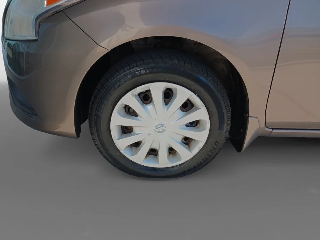 Used 2015 Silver Nissan 1.6 SV image 15