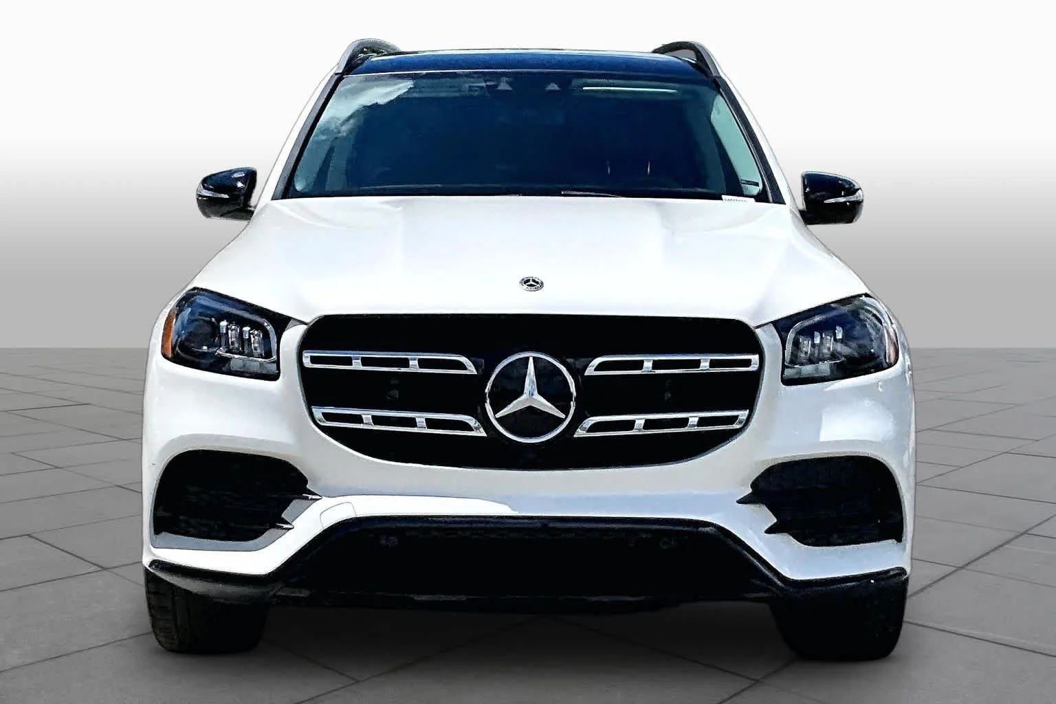 Used 2022 MANUFAKTUR Diamond White Bright Mercedes-Benz GLS 450 image 4