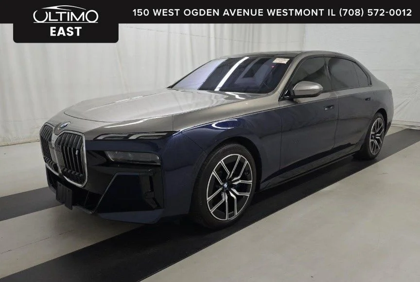 Used 2023 Blue BMW xDrive60 image 1