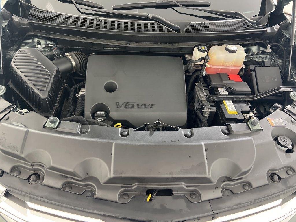 Used 2023 Silver Sage Chevrolet LT image 25