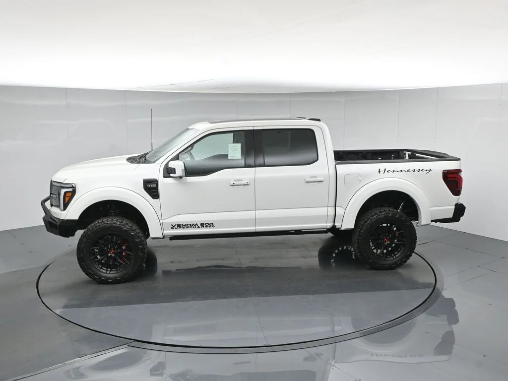 New 2026 Star White Metallic Tri-Coat Ford Lariat image 47