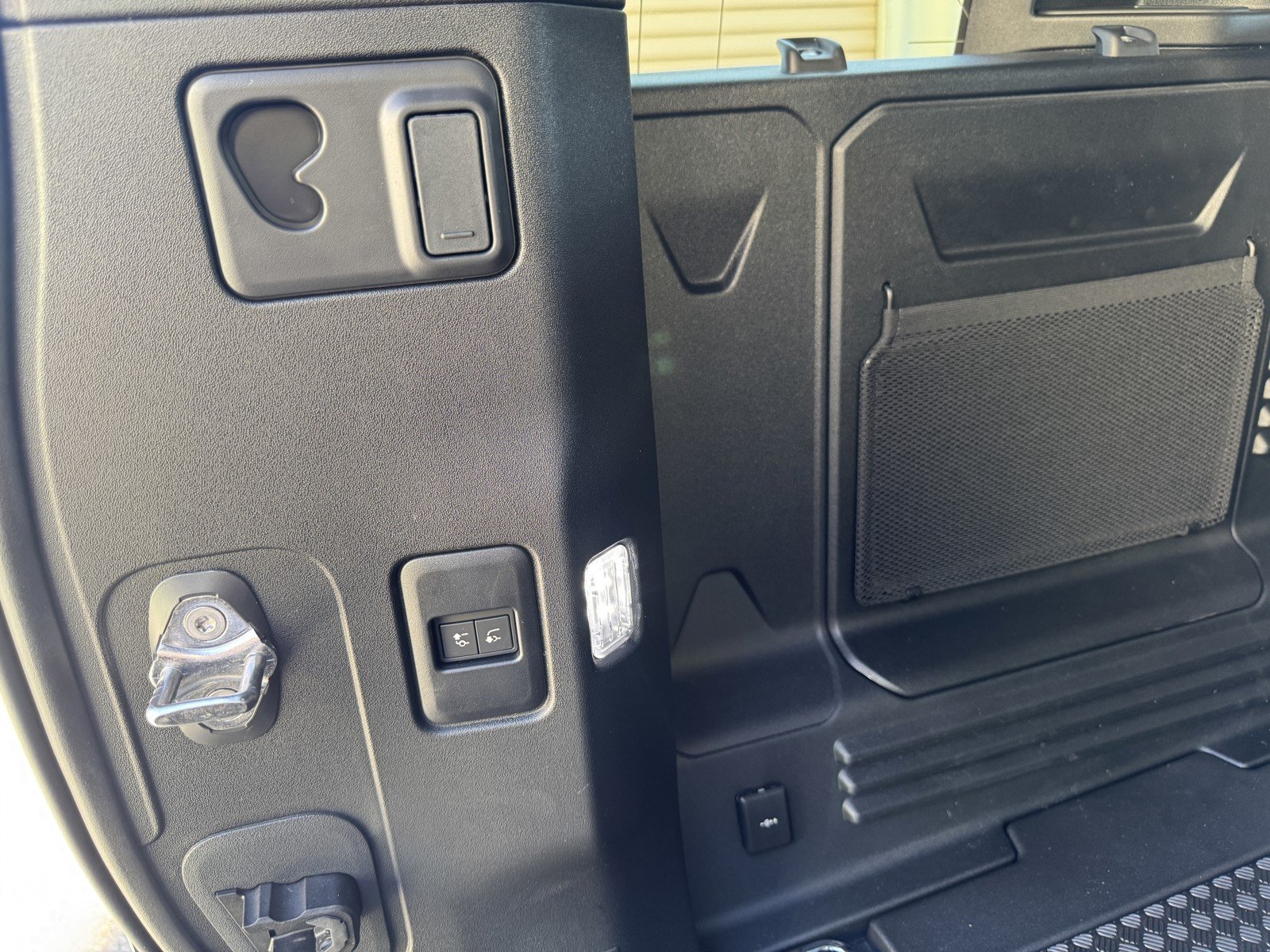 2026 Land Rover Defender S - Photo 12