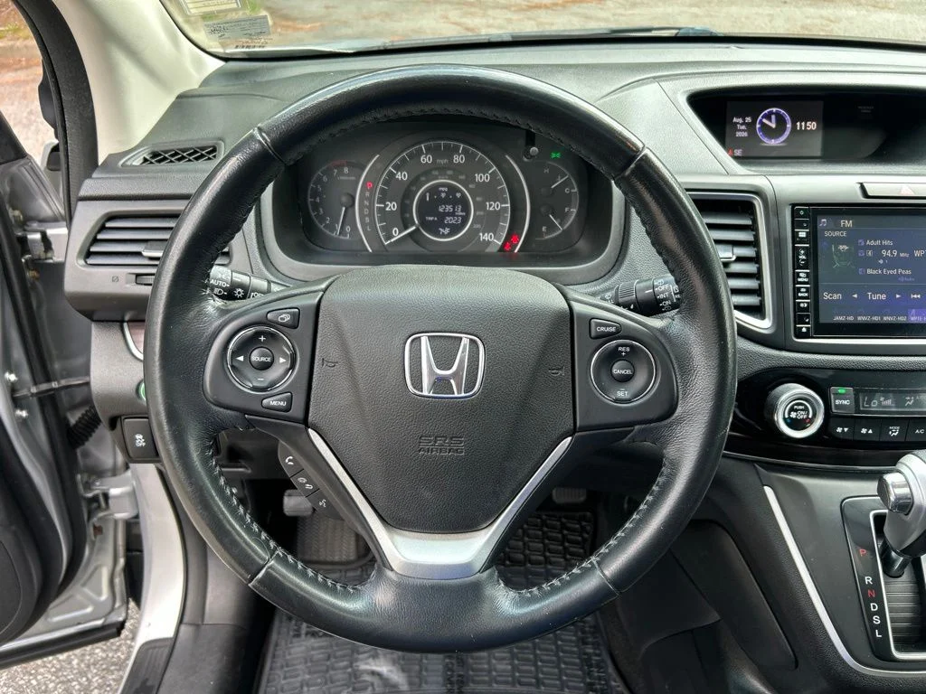 Used 2015 Silver Honda EX-L image 20