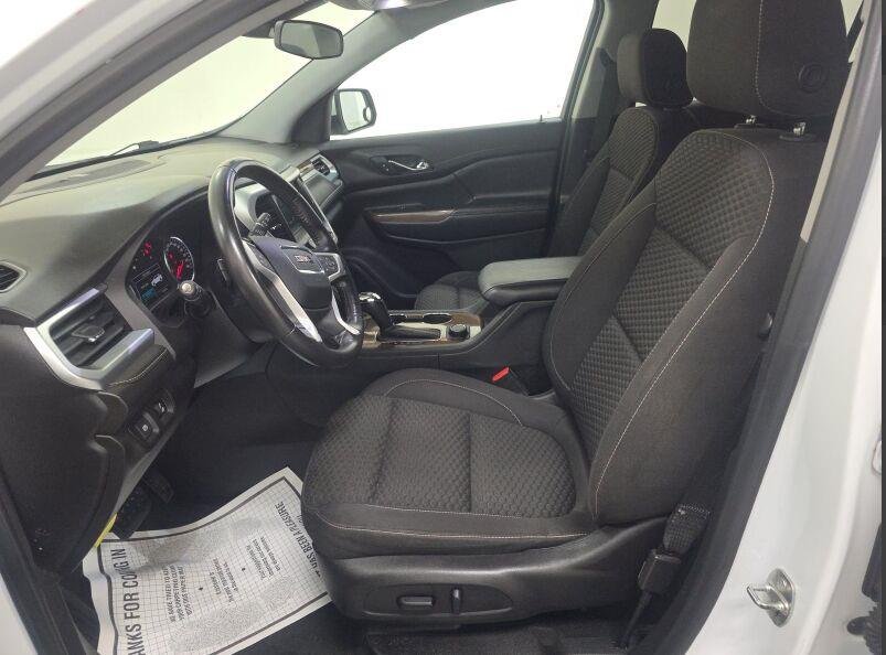 Used 2019 Summit White GMC SLE image 3