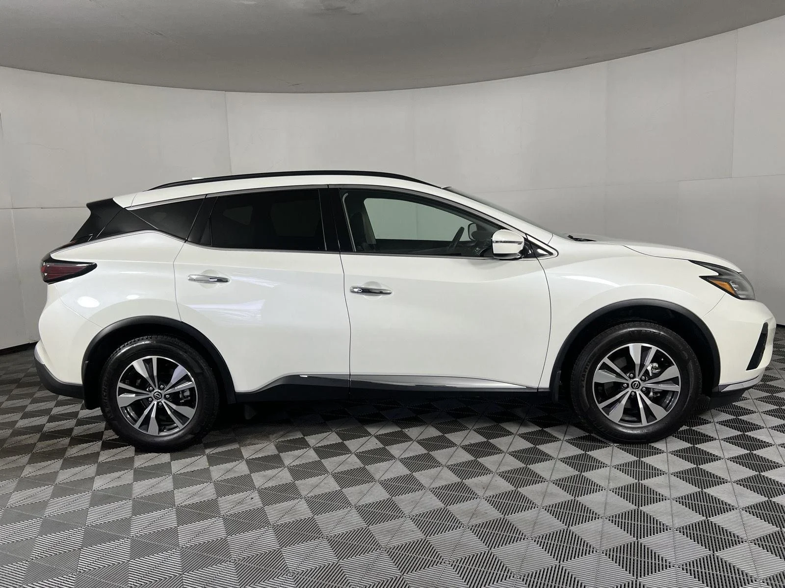 Used 2024 Pearl White Tricoat Nissan SV image 39