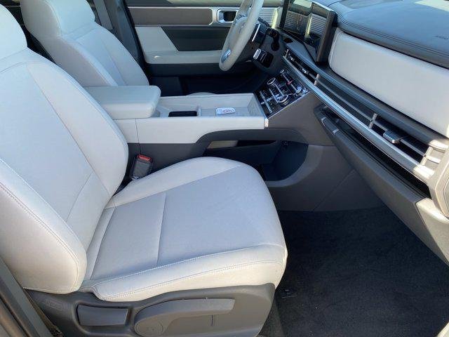 New 2026 Hampton Gray Hyundai SE FWD image 11