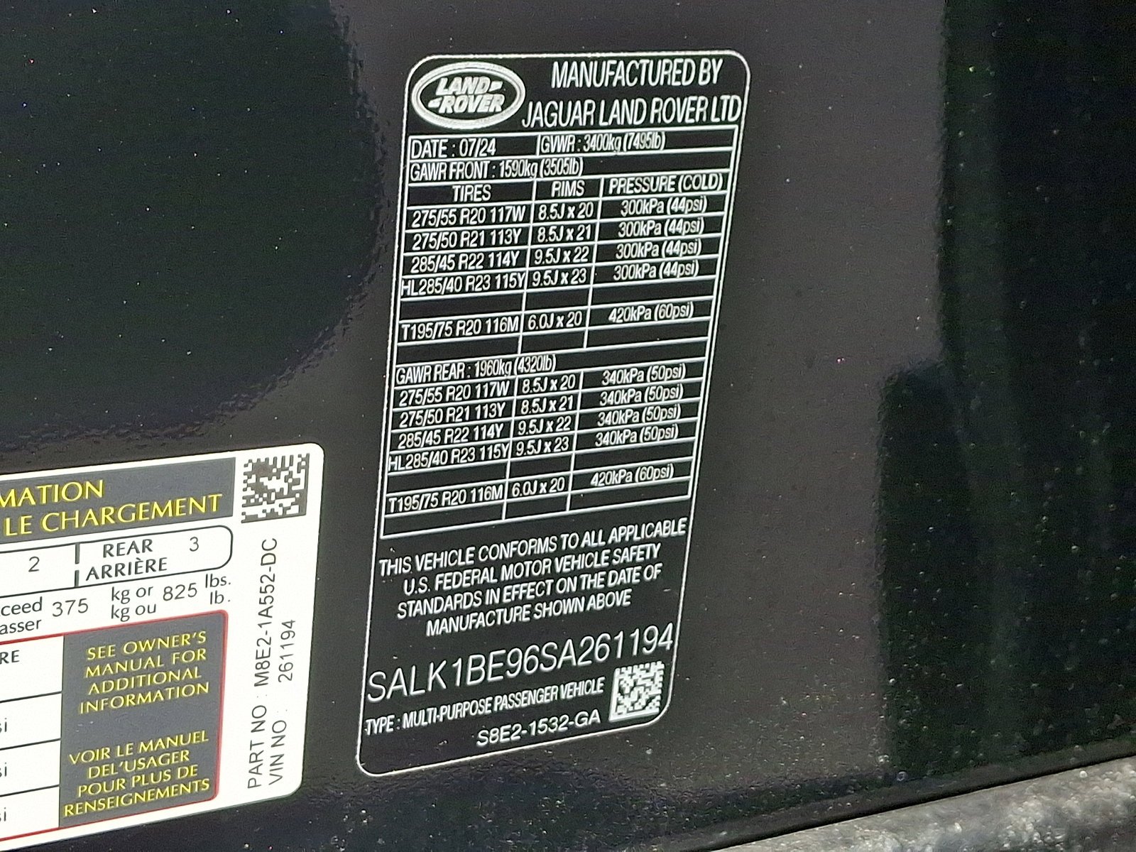 Certified Used 2025 Santorini Black Metallic   1Ag Land Rover Autobiography image 37