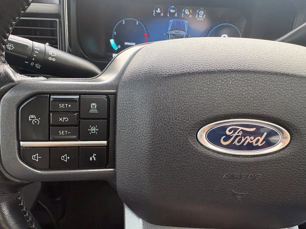 Used 2023 White Ford Lariat image 19
