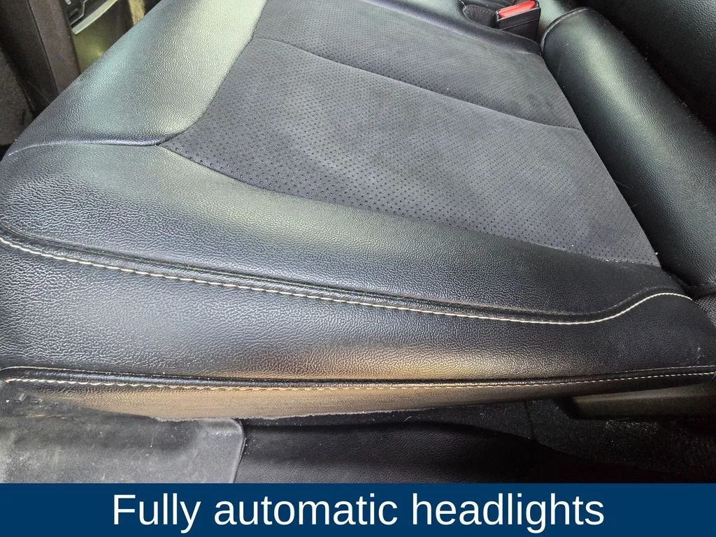 Used 2024 Gray Jeep Altitude image 13