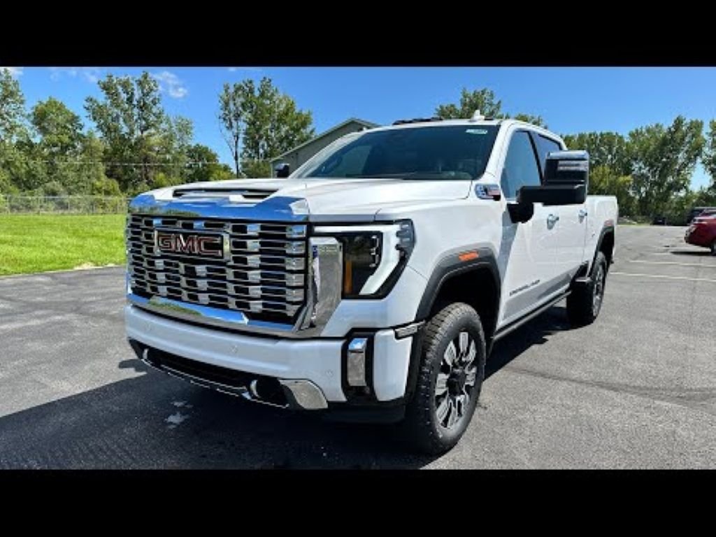Used 2024 White GMC Denali Ultimate image 1