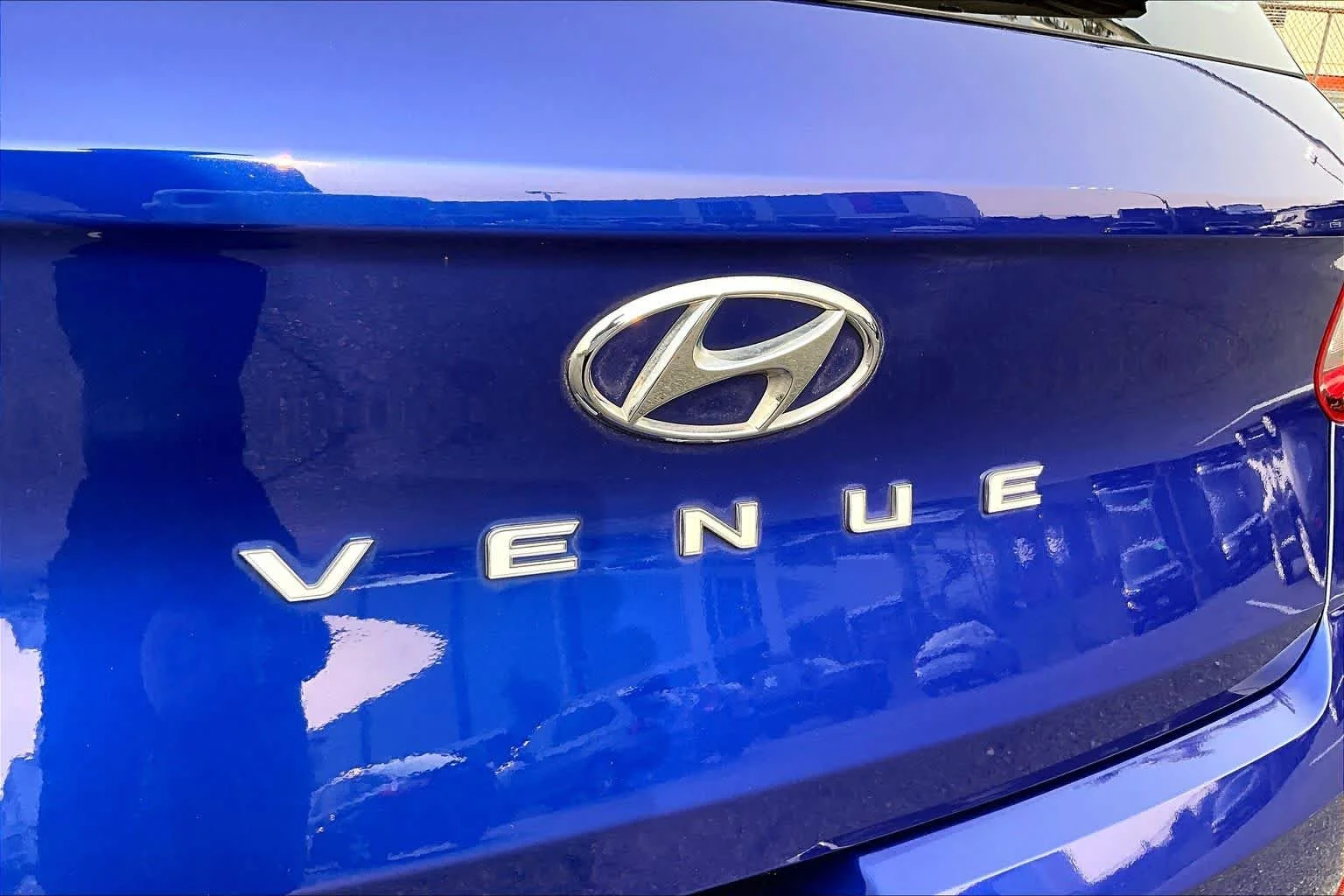 Used 2022 Intense Blue Hyundai SE image 30