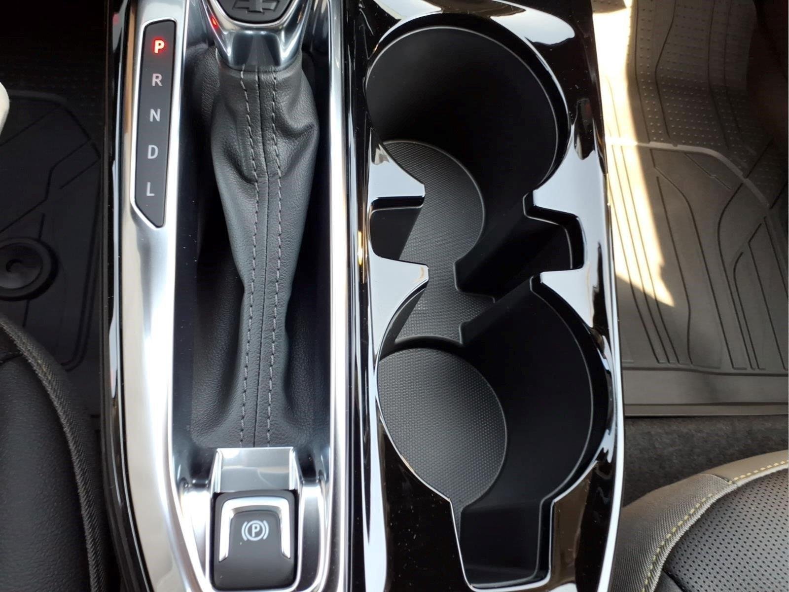 New 2026 Summit White Chevrolet ACTIV image 24