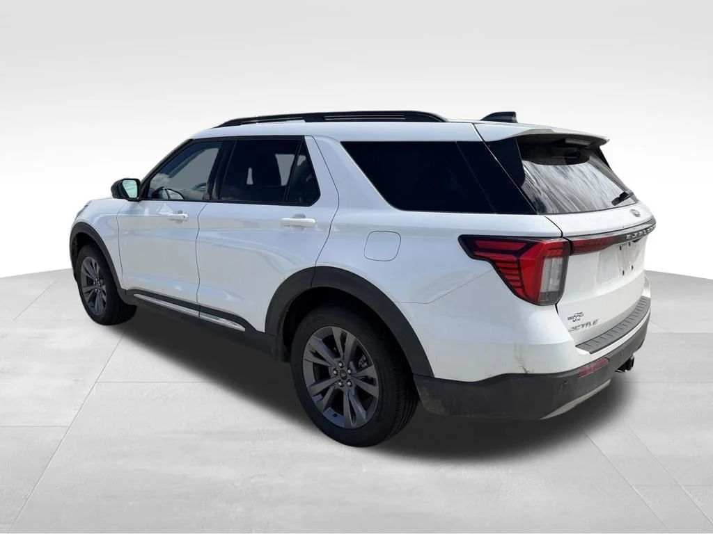 Used 2025 White Ford Active image 5