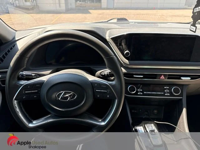 Used 2023 White Hyundai SEL image 10