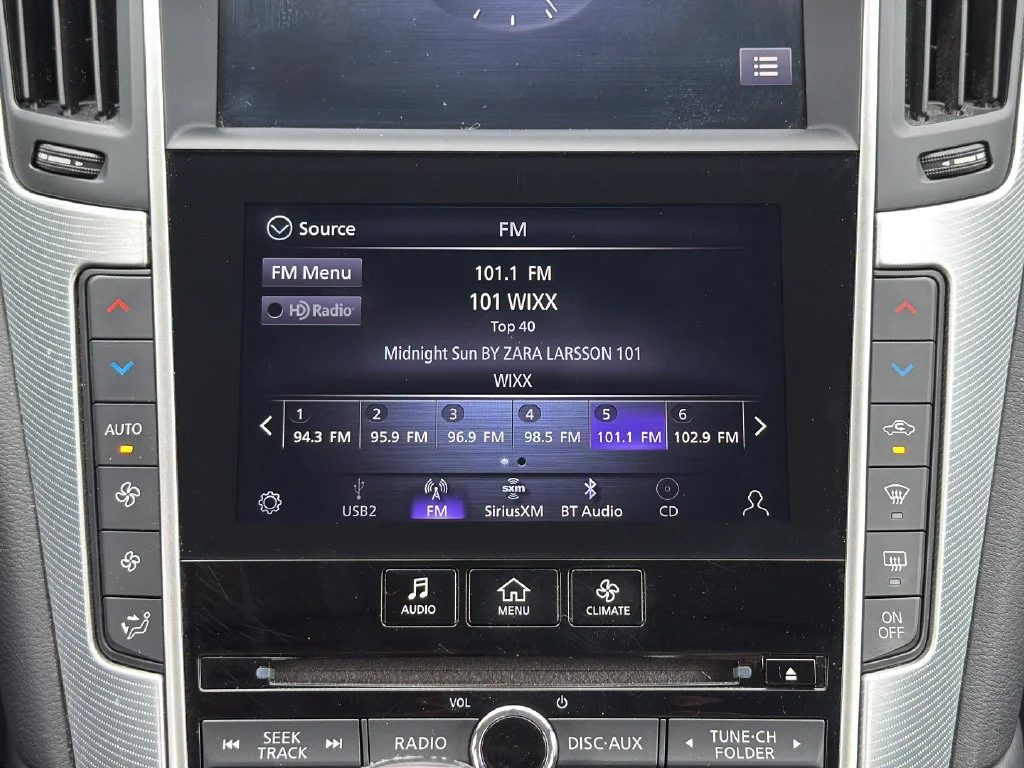 Used 2022 Black INFINITI LUXE image 11