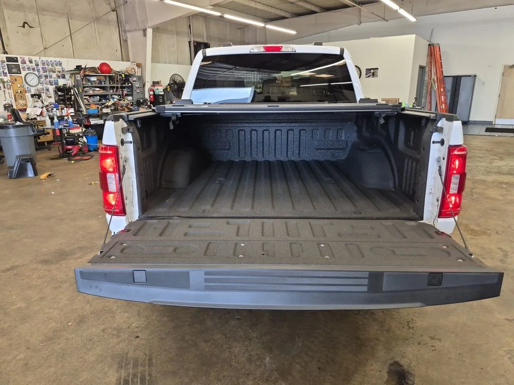 Certified Used 2023 Oxford White Ford XLT image 8
