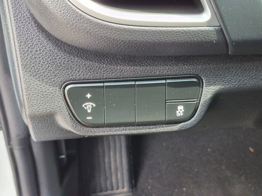 Used 2024 White Kia SX image 15